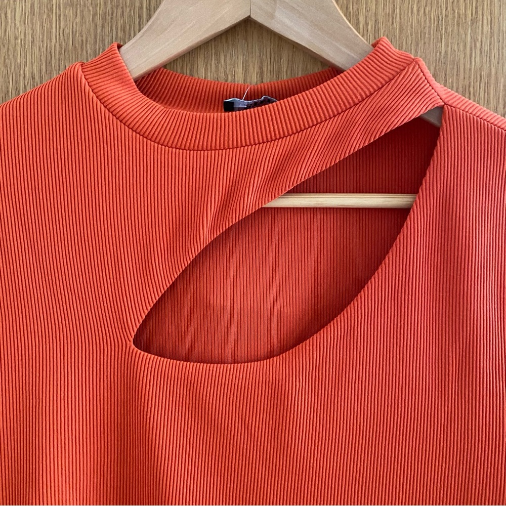 BTFBM • NEW! Ribbed Cut Out Long Sleeve Cropped Top - Size S - Picture 3 of 16